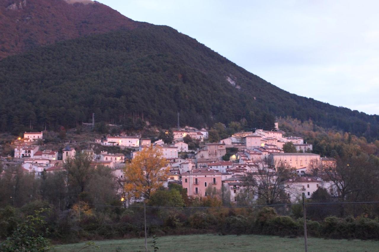 Bed and Breakfast Il rifugio nel parco Villetta Barrea Esterno foto